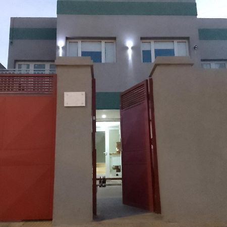 Departamentos R Y R Azcuenaga Lejlighed Tandil Eksteriør billede